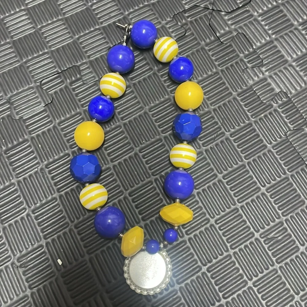 Dory from finding nemo necklace